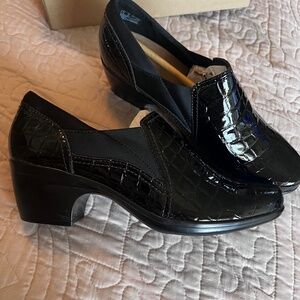 Collection by Clark. Black Croc size 10M NEVER WORN